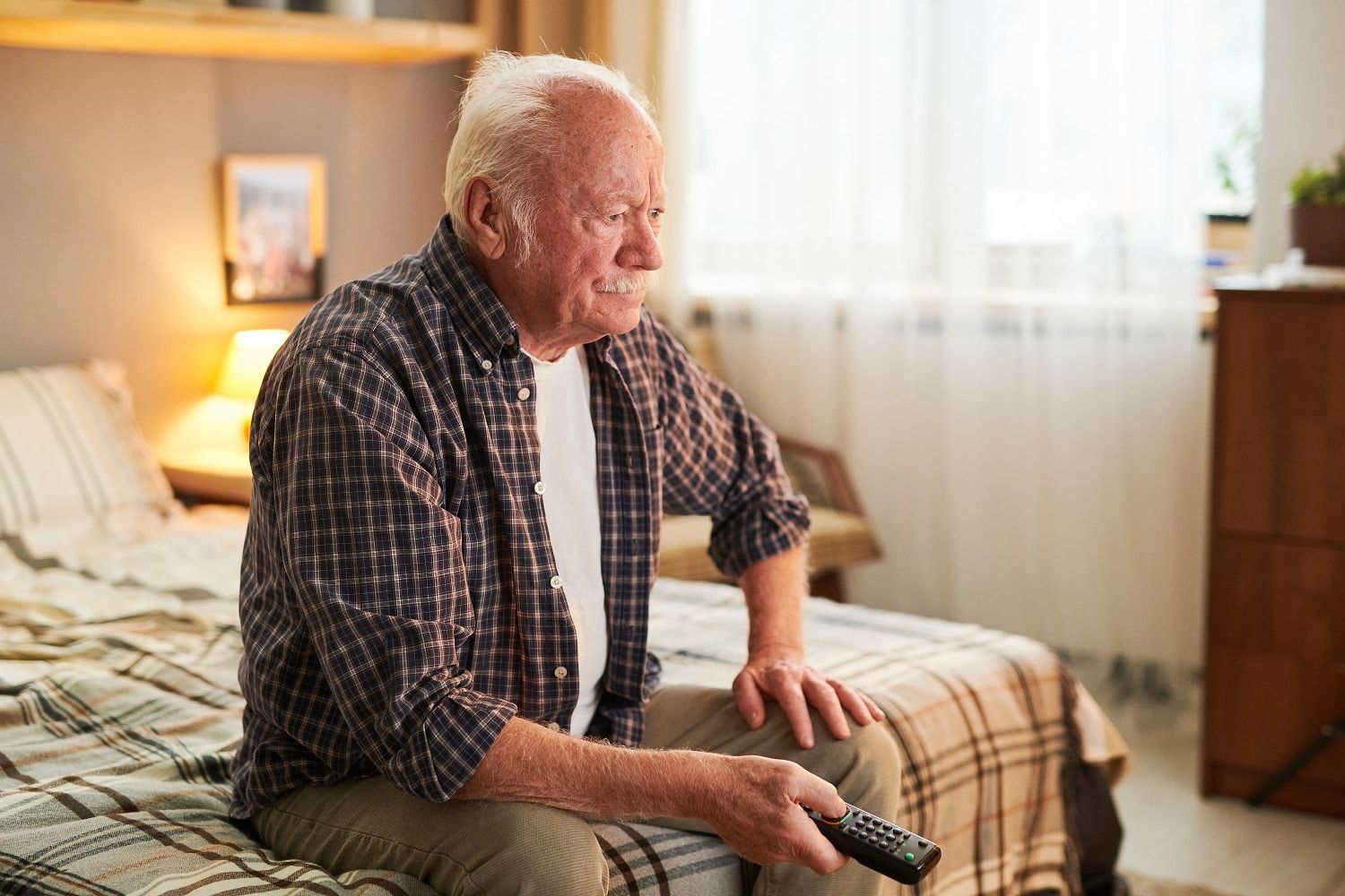 senior-sitting-vascular-care-in-mesa-az